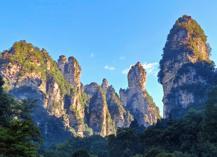 8 Nights / 10 Days  Shanghai - Zhangjiajie - Guangzhou