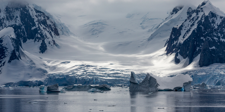 经典南极-巴西22天游轮冰级探险船-海钻石号,体验别样南极,走进乌斯怀亚、巴西、体验南美